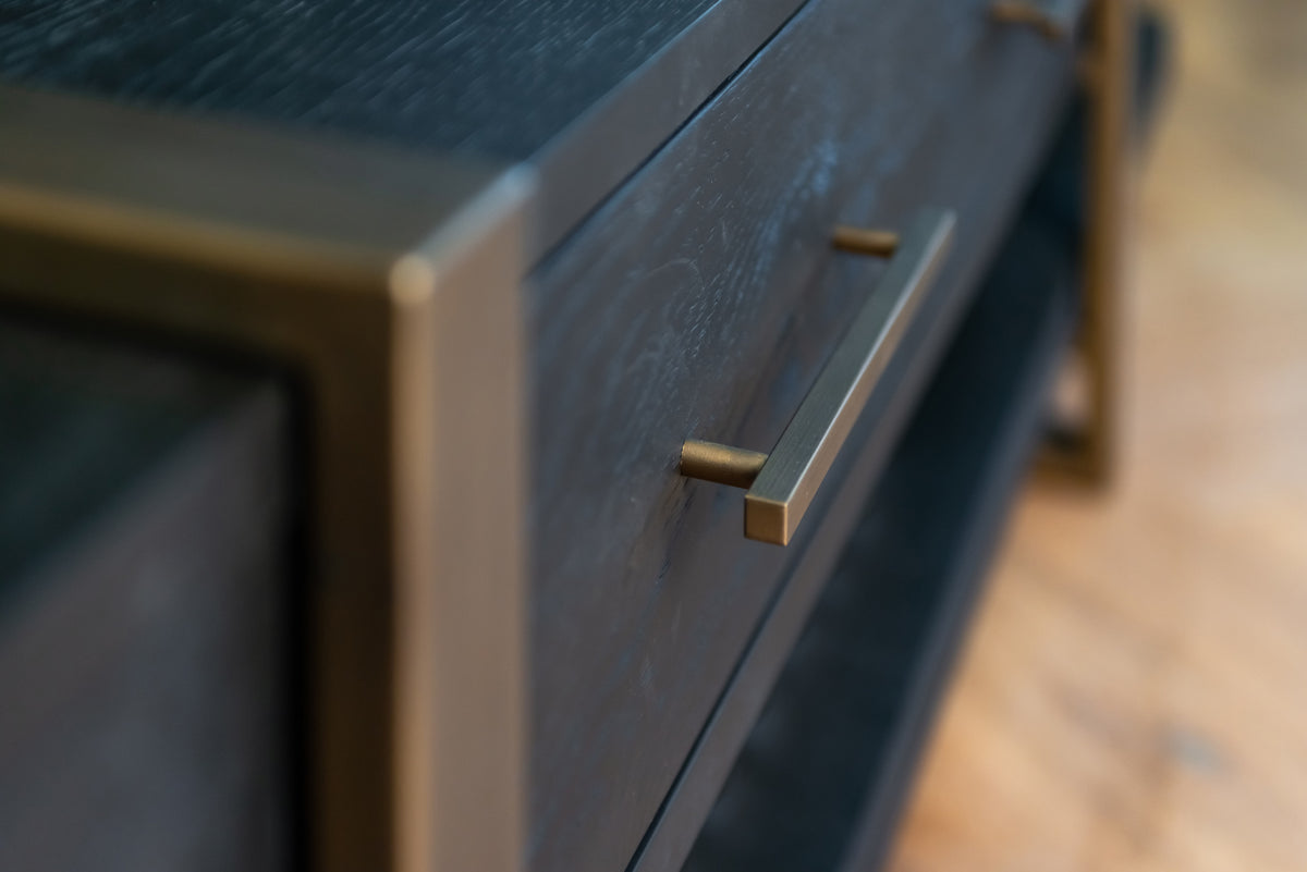 TV-Meubel Cambon bruin eikenhout, detail van het materiaal