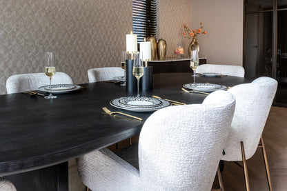 Dressoir Hampton zwart travertin in een interieur