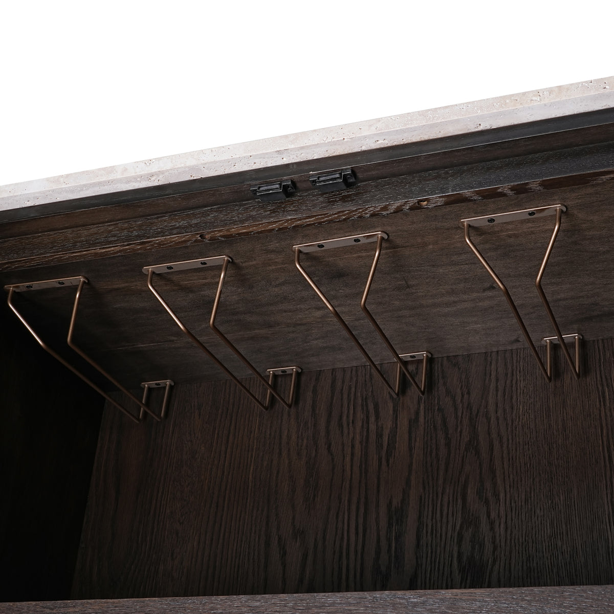 Opbergkast Claremont bruin eikenhout, detail van het materiaal