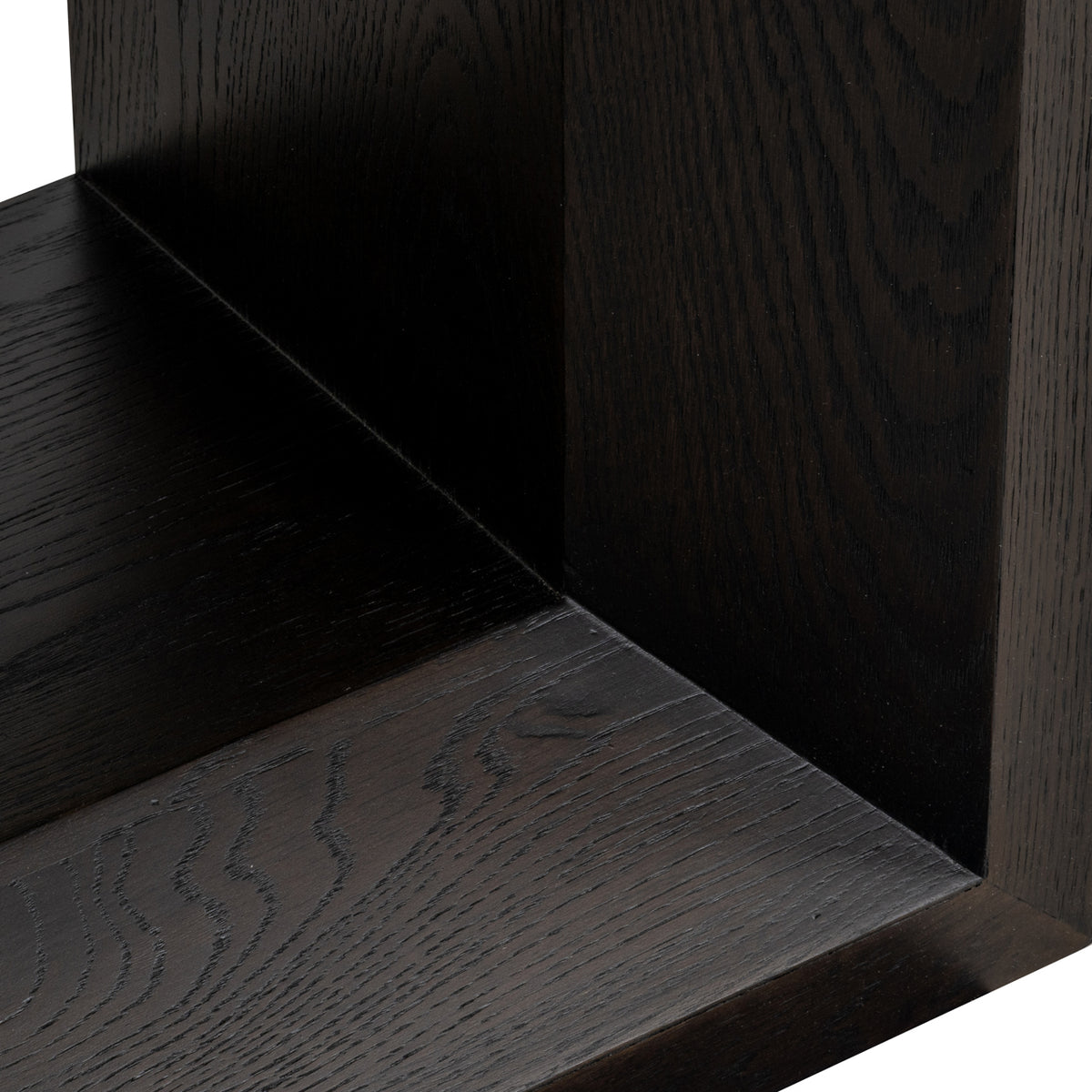 Eettafel Claremont bruin travertin, detail van het materiaal