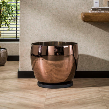 Vloerlamp Blair glas koper, vooraanzicht in een interieur