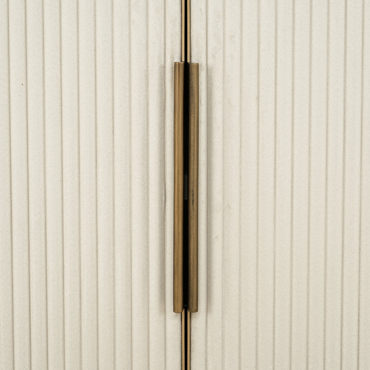 Dressoir Tivoli wit eiken fineer, detail van het materiaal