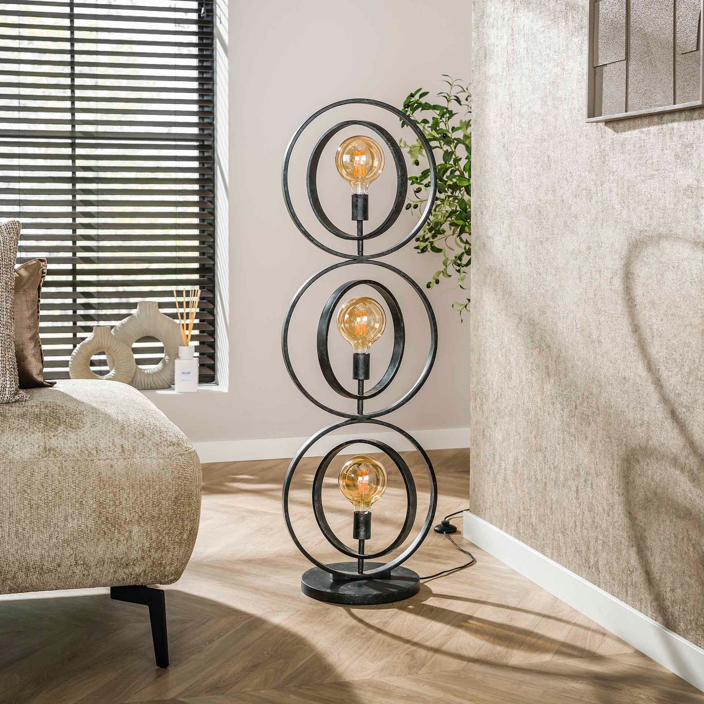 Vloerlamp Turn Around | Zwart Metaal