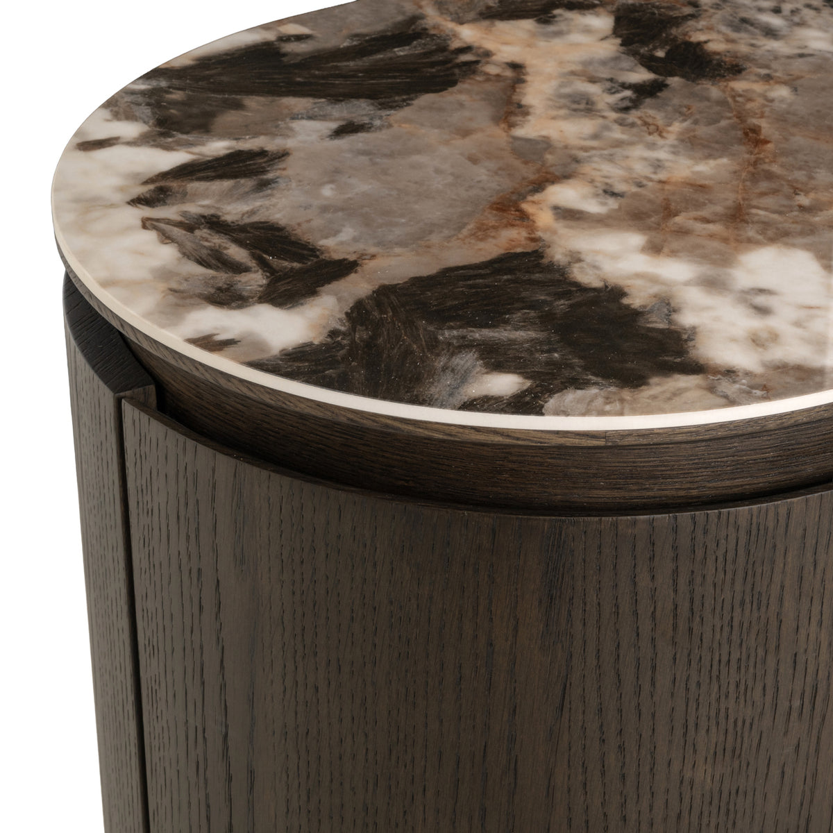 Dressoir Langford bruin eiken fineer, detail van het materiaal