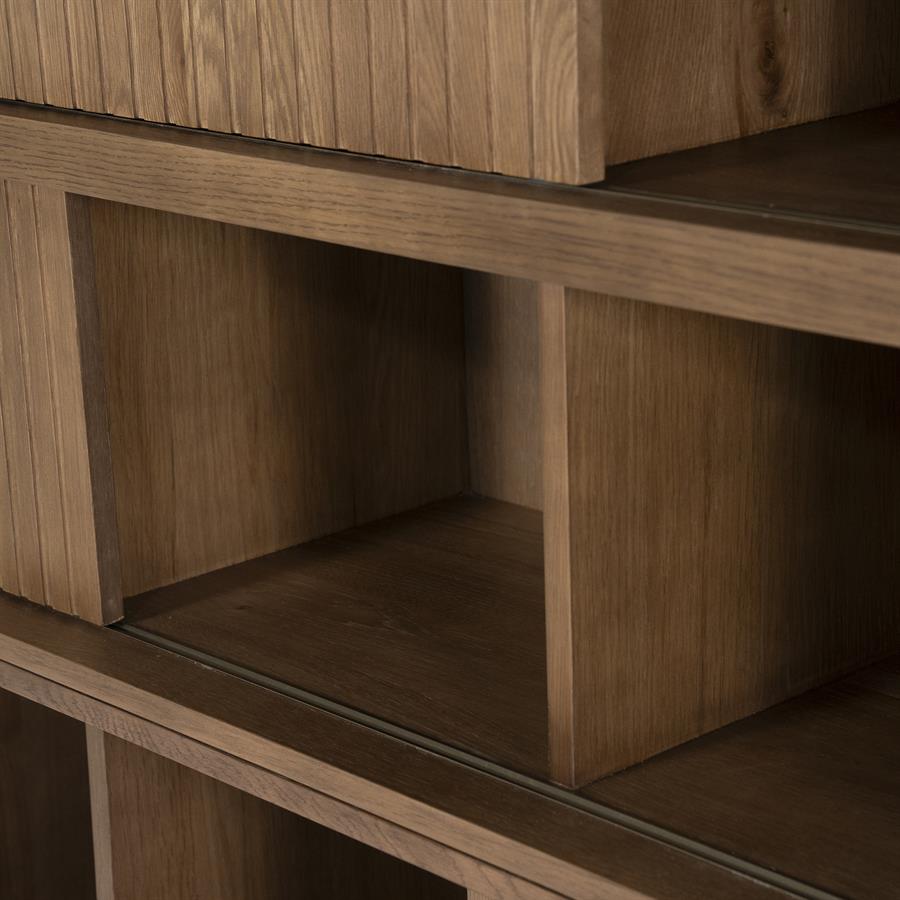Kast Milo | Bruin Eikenhout | Schuif Deuren — Detail