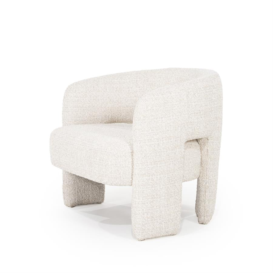 Fauteuil Hamilton beige stof, schuin vooraanzicht op witte achtergrond