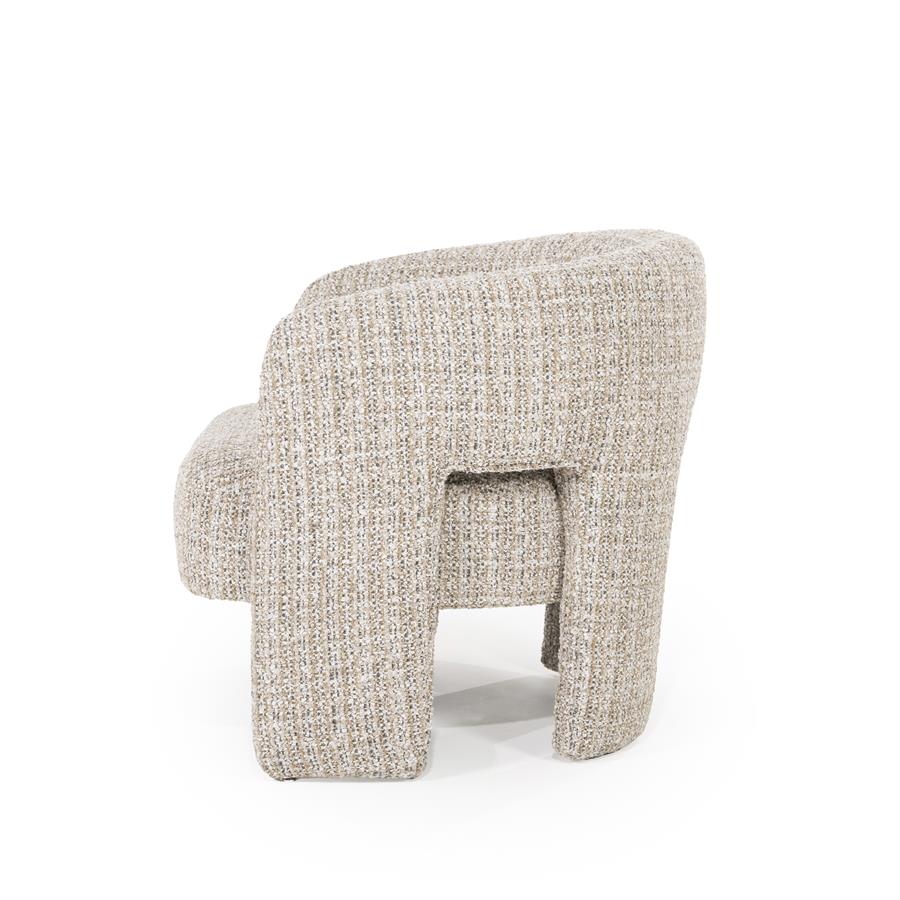 Fauteuil Hamilton taupe stof, zijaanzicht op witte achtergrond
