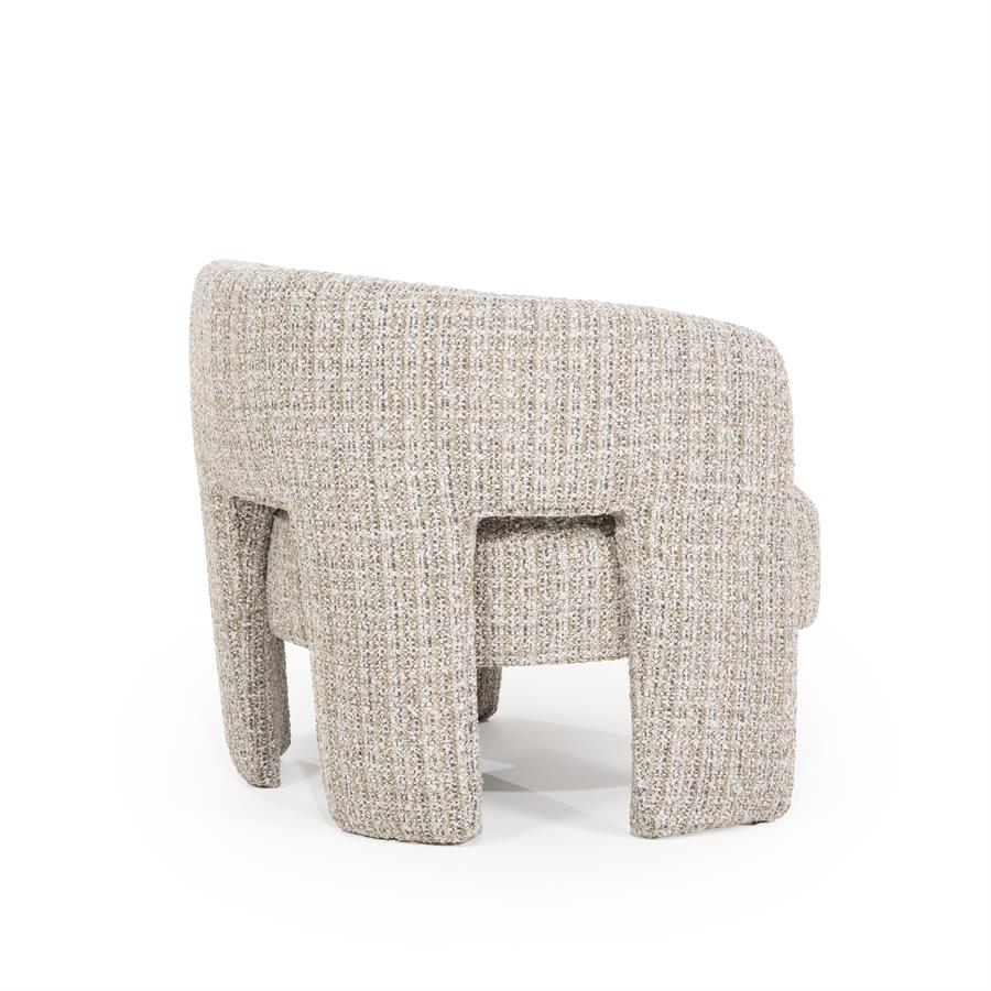Fauteuil Hamilton taupe stof, schuin achteraanzicht op witte achtergrond