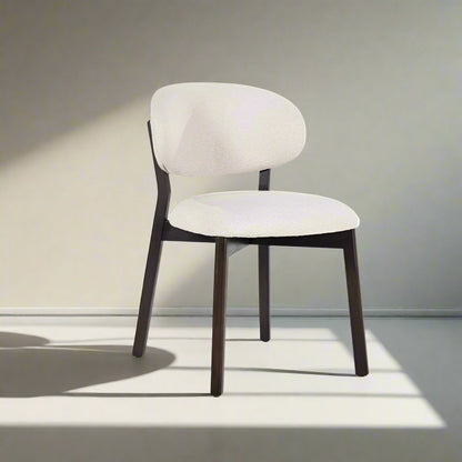 Eetkamerstoel Mikky | Beige Stof | Donker bruine Poten