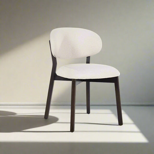 Eetkamerstoel Mikky | Beige Stof | Donker bruine Poten