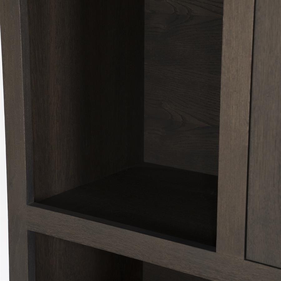 Kast Helsinki bruin eikenhout 4 vakken laag, detail van het materiaal