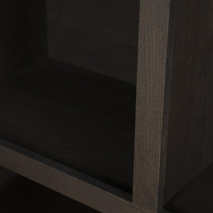 Kast Helsinki bruin eikenhout 4 vakken laag, detail van het materiaal