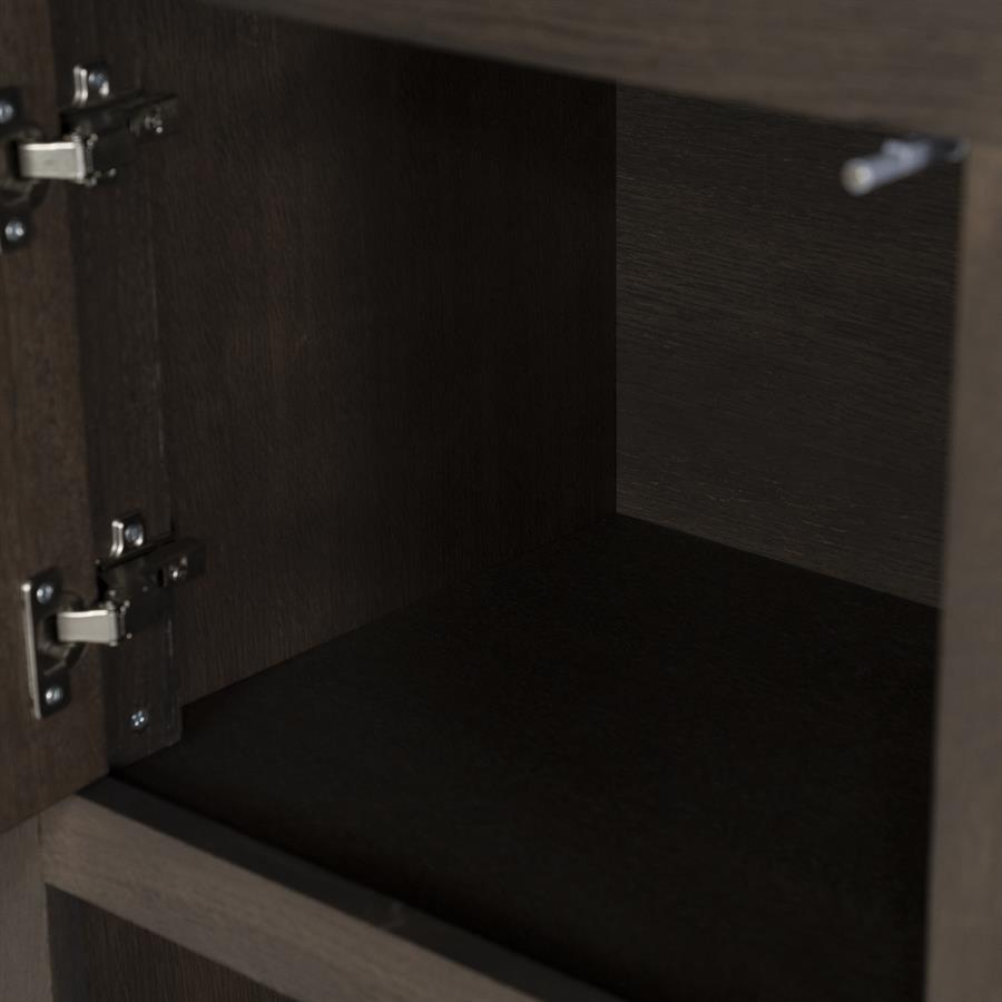 Kast Helsinki bruin eikenhout 6 vakken smal, detail van het materiaal