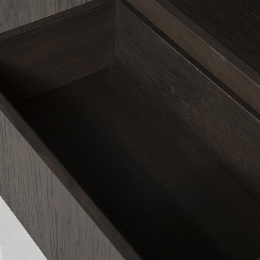 Kast Helsinki bruin eikenhout 6 vakken smal, detail van het materiaal