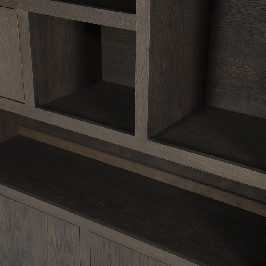 Kast Helsinki bruin eikenhout 6 vakken smal, detail van het materiaal