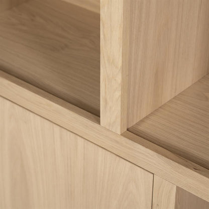 Kast Helsinki naturel eikenhout 4 vakken laag, detail van het materiaal