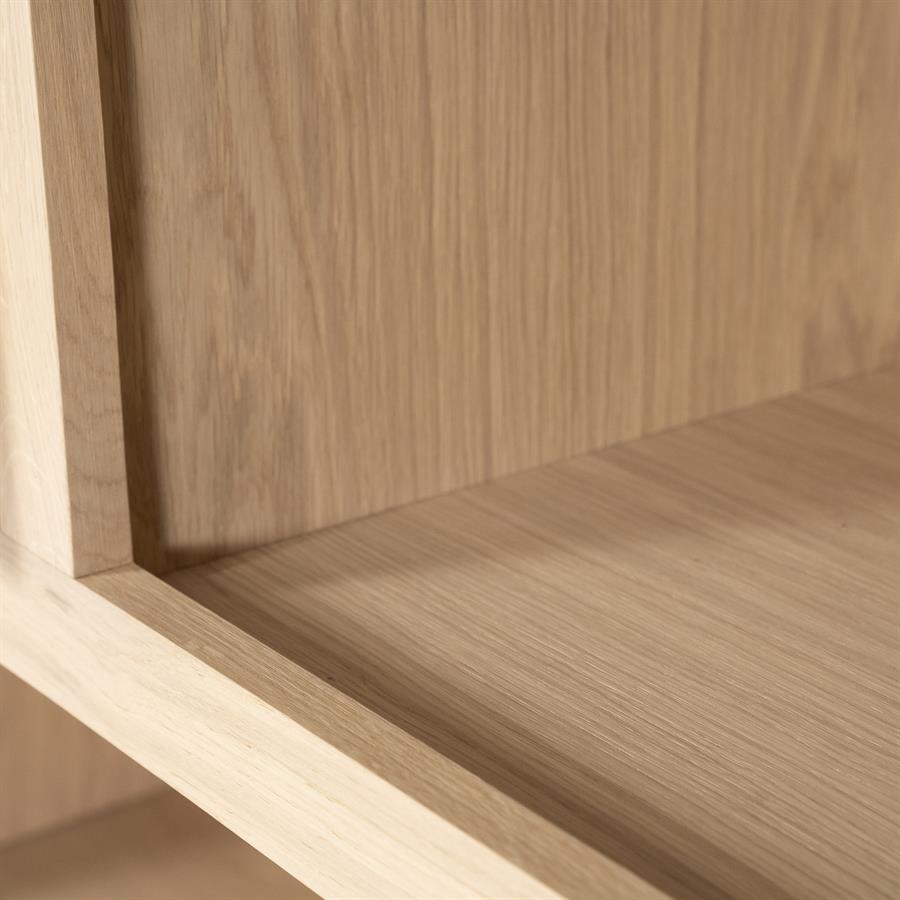 Kast Helsinki naturel eikenhout 6 vakken small, detail van het materiaal