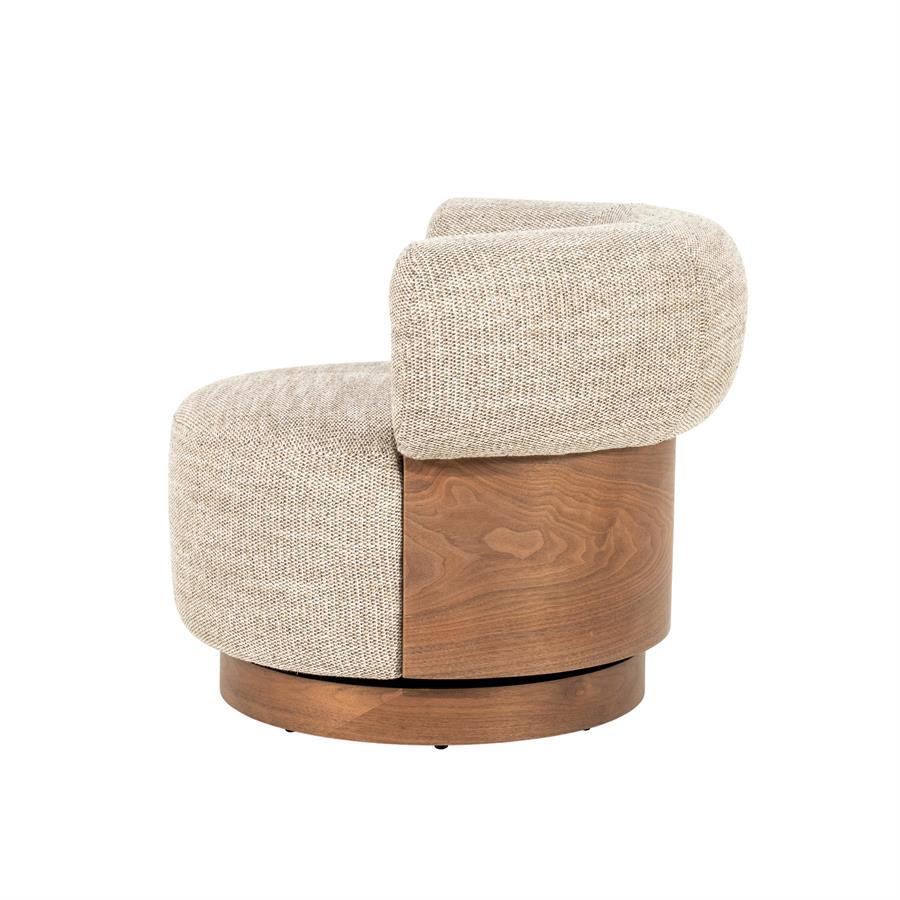 Fauteuil Nila taupe stof, schuin achteraanzicht op witte achtergrond