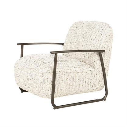 Fauteuil Norel beige stof, schuin vooraanzicht op witte achtergrond