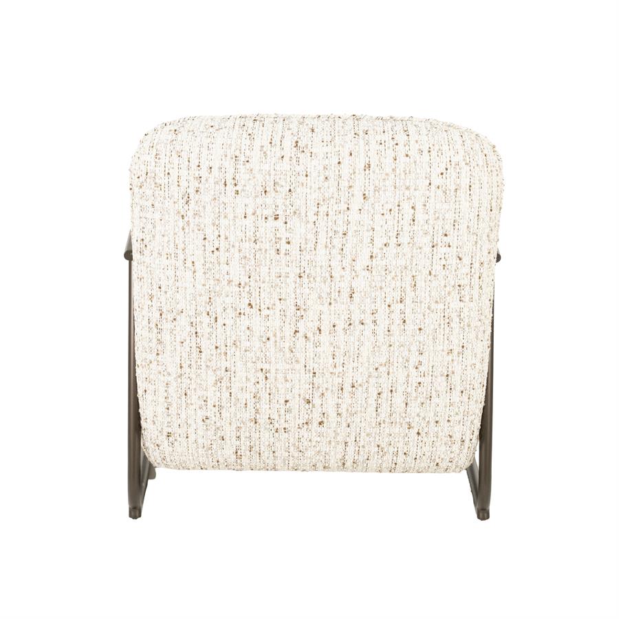 Fauteuil Norel beige stof, achteraanzicht op witte achtergrond