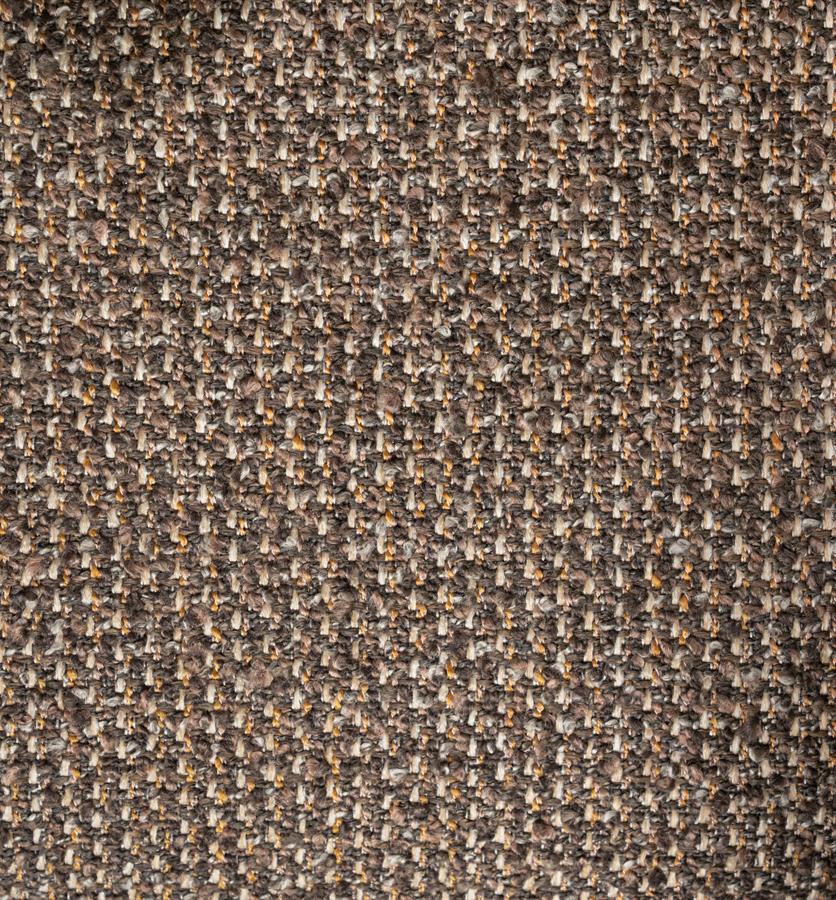 Eetkamerstoel Tibbe bruin stof met armleuning, detail van het materiaal