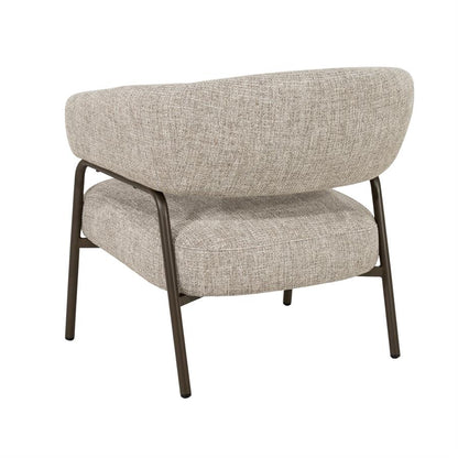 Fauteuil Fabrice taupe stof, schuin achteraanzicht op witte achtergrond