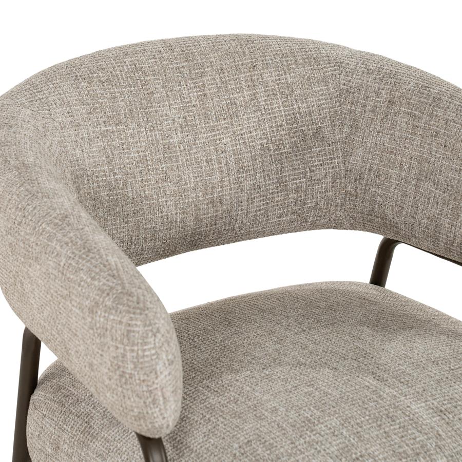 Fauteuil Fabrice taupe stof, detail van het materiaal