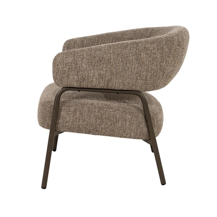 Fauteuil Fabrice bruin stof, zijaanzicht op witte achtergrond