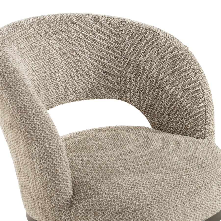 Eetkamerstoel Gigi taupe stof, detail van het materiaal