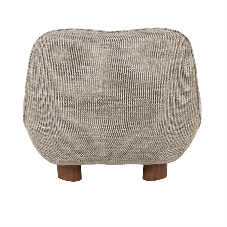 Fauteuil Lina taupe stof, achteraanzicht op witte achtergrond