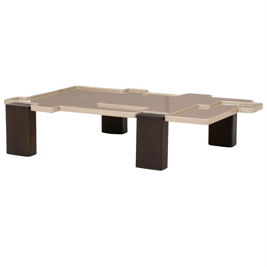 Salontafel Macy beige mdf, schuin vooraanzicht op witte achtergrond