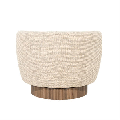 Fauteuil Norah taupe stof, achteraanzicht op witte achtergrond