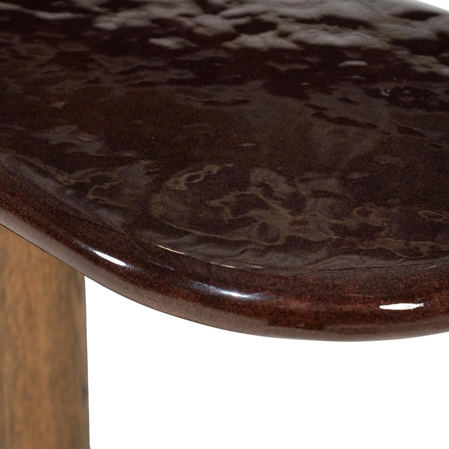 Sidetable Kyan bruin beton, detail van het materiaal