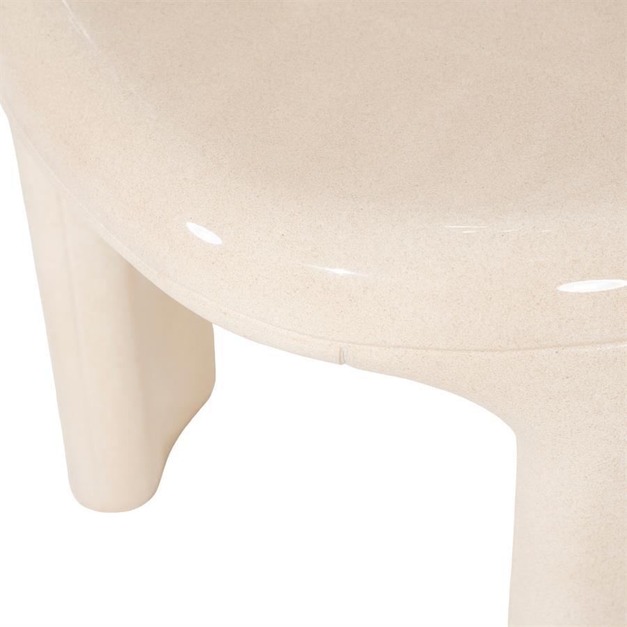 Bijzettafel Kane beige beton, detail van het materiaal
