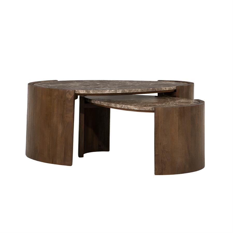 Salontafel Niklas bruin mangohout 94 x 61 x 40 cm, schuin vooraanzicht op witte achtergrond