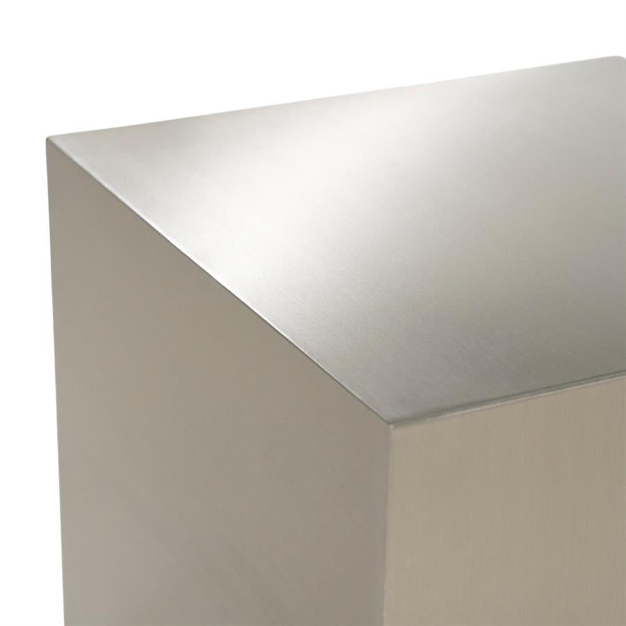 Salontafel Glen donkergrijs staal, detail van het materiaal