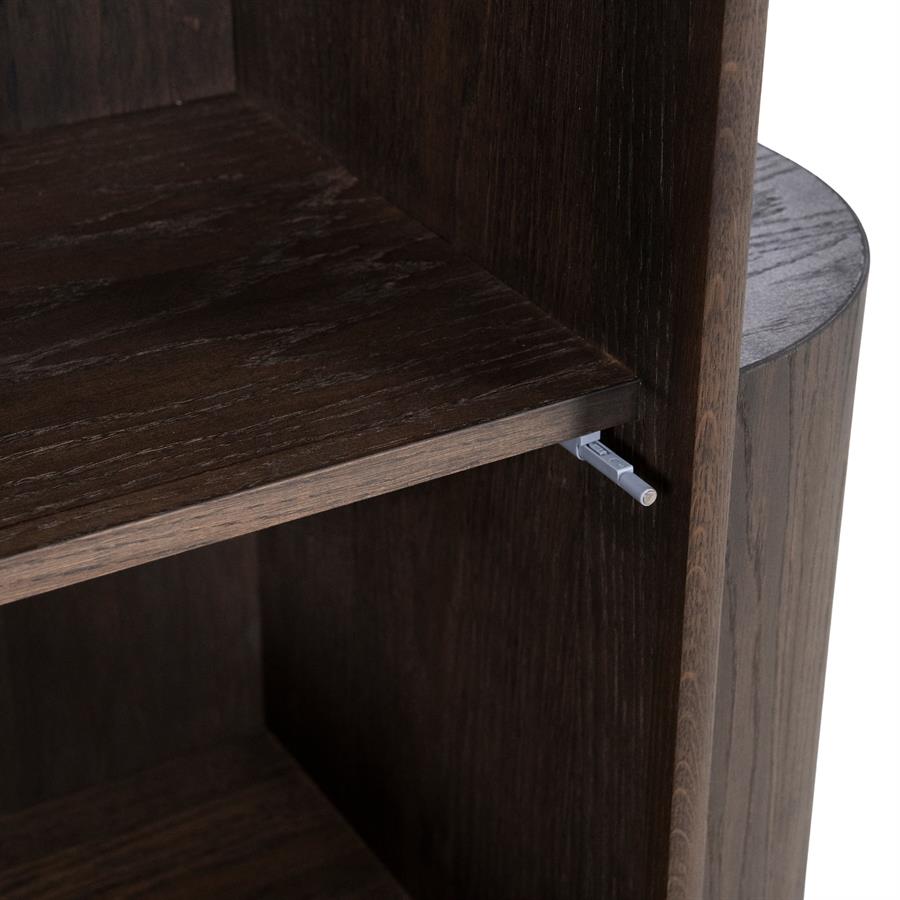 Kabinet Oslo donkerbruin eikenhout, detail van het materiaal