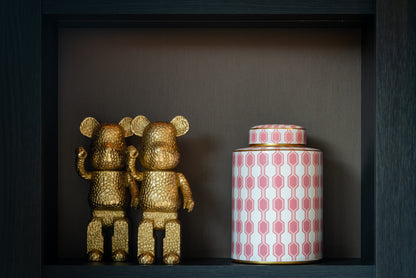 Weave Bear goud in een interieur