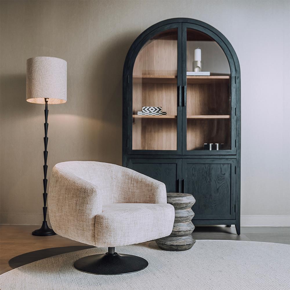 Draaifauteuil Barga beige stof in een interieur