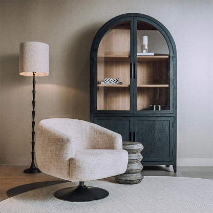 Draaifauteuil Barga beige stof in een interieur