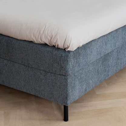 Bed Ella | Stof Grijs | Inclusief Matras & Topper