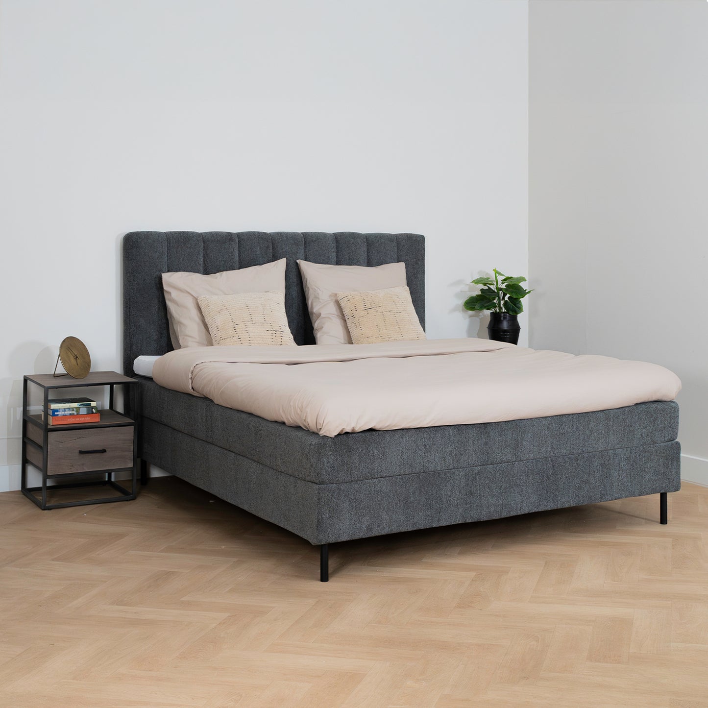 Bed Ella | Stof Grijs | Inclusief Matras & Topper