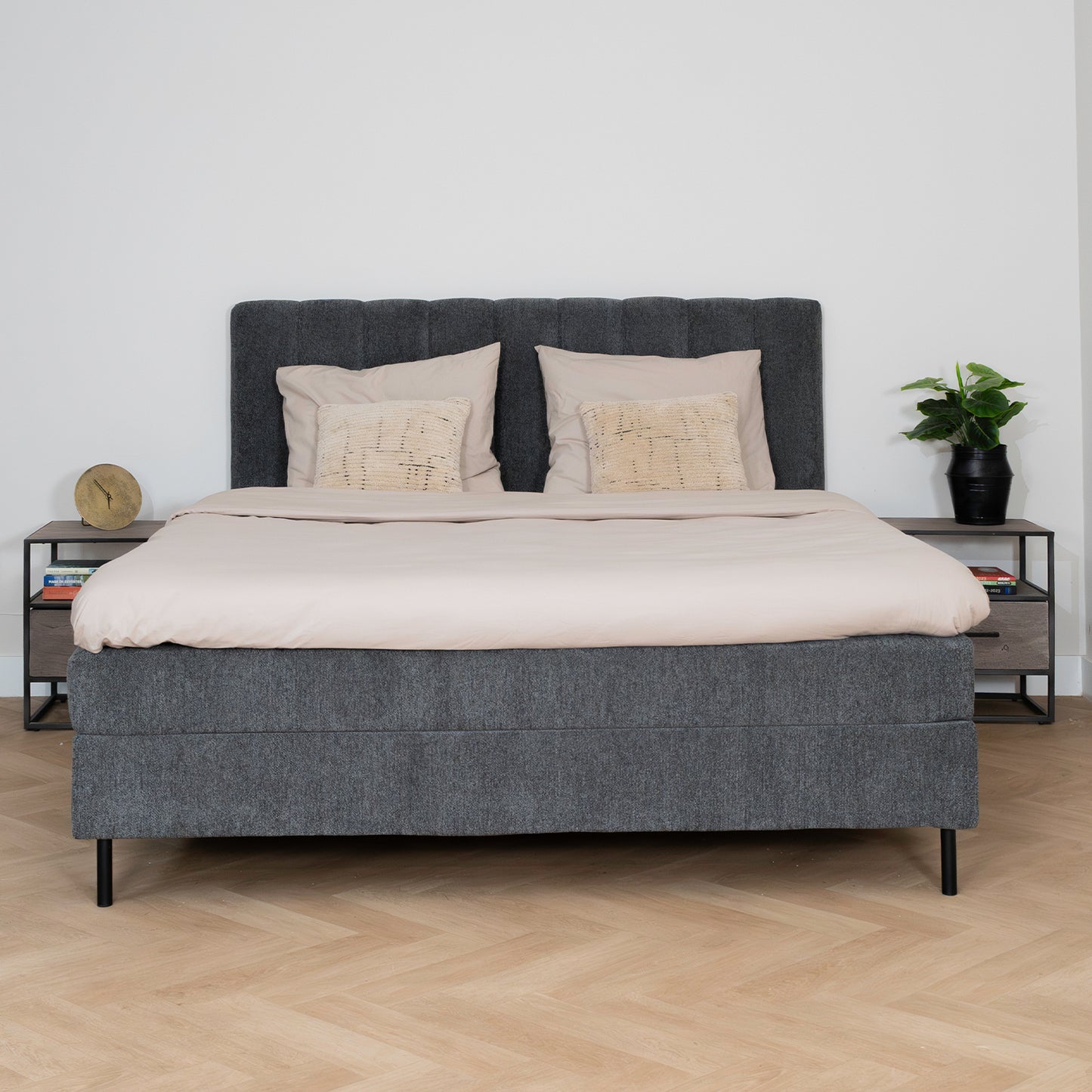 Bed Ella | Stof Grijs | Inclusief Matras & Topper