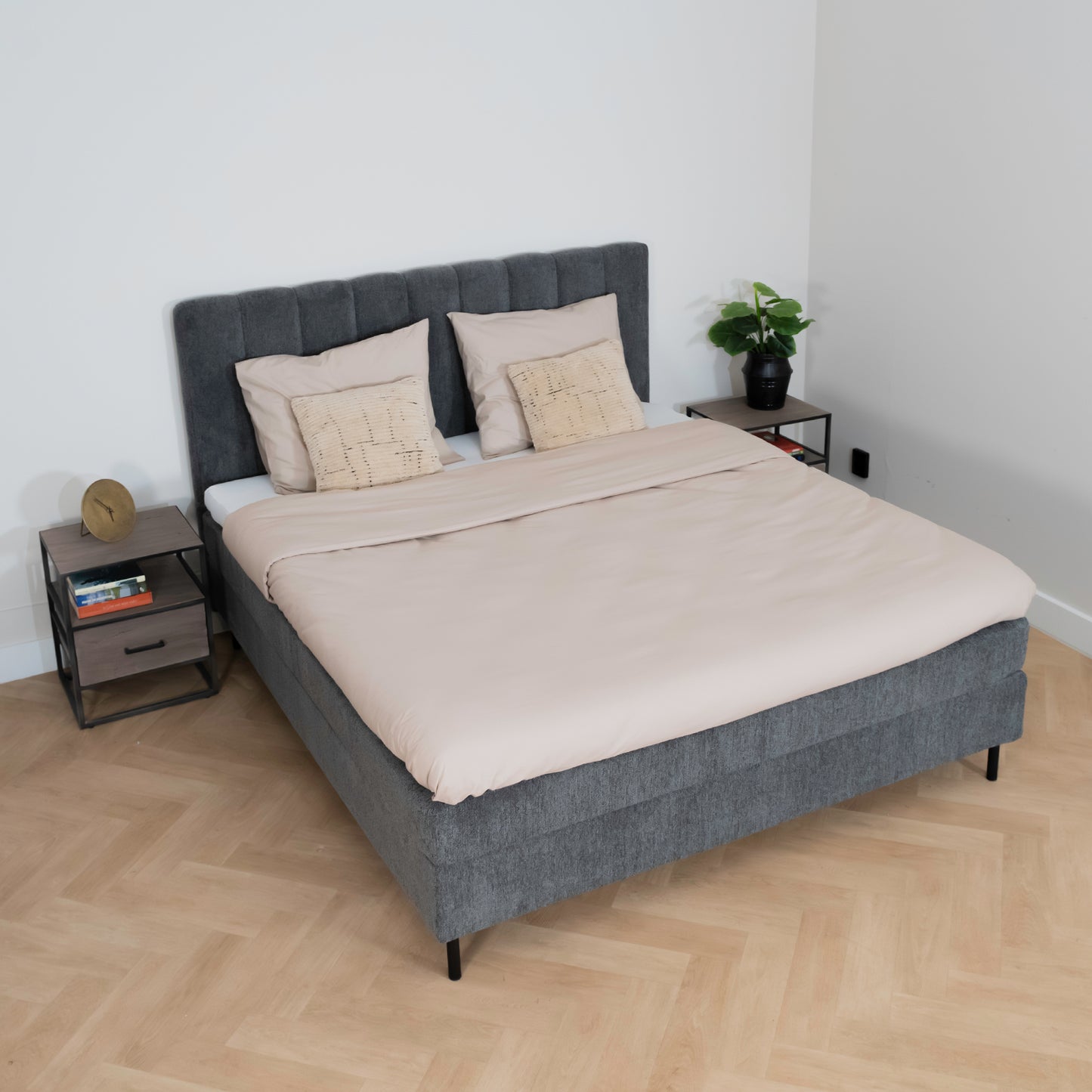 Bed Ella | Stof Grijs | Inclusief Matras & Topper