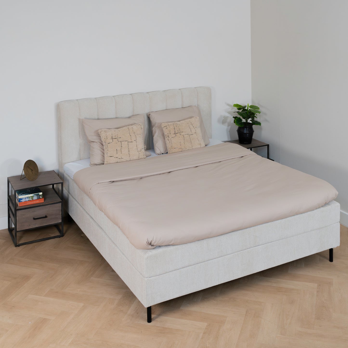 Bed Ella | Stof Beige | Inclusief Matras & Topper