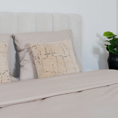 Bed Ella | Stof Beige | Inclusief Matras & Topper