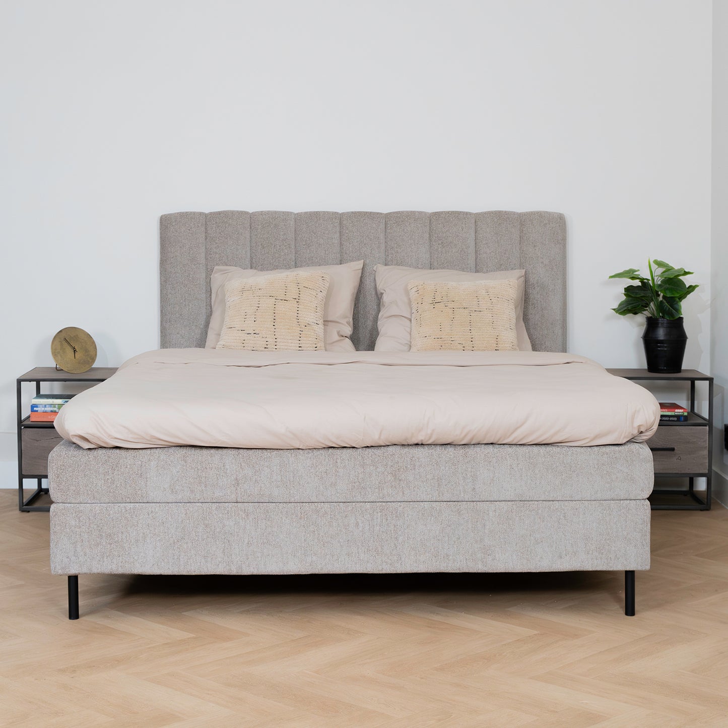 Bed Ella | Stof Taupe | Inclusief Matras & Topper