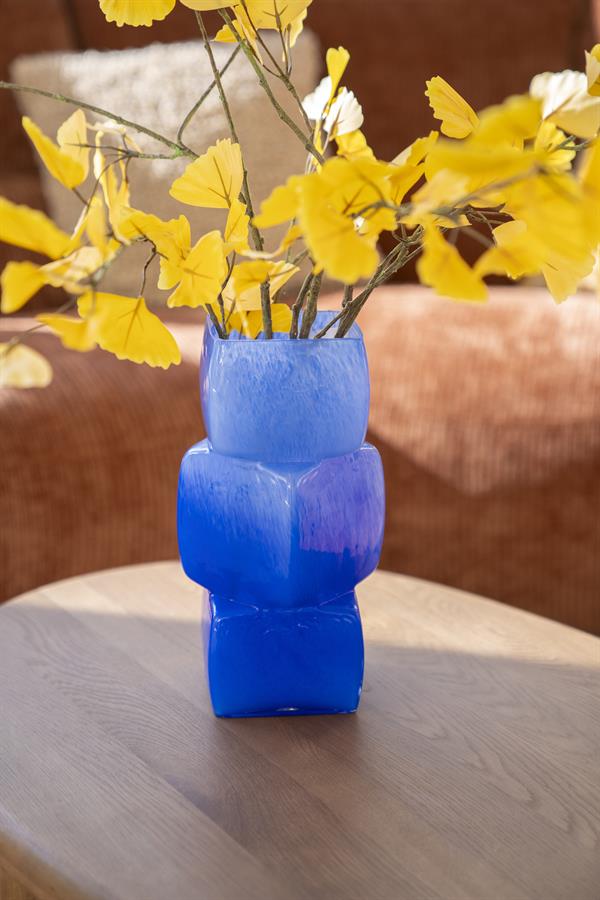 Vaas & Pot Batu blauw glas in een interieur