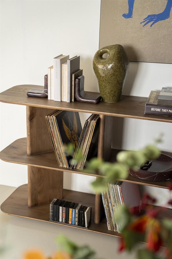 Woonaccessoire Mendi groen aardewerk 33,5 cm in een interieur