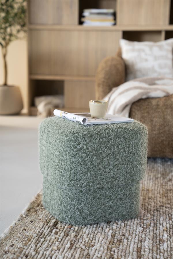 Poef Kelso | Groen Polyester — Vooraanzicht - sfeer